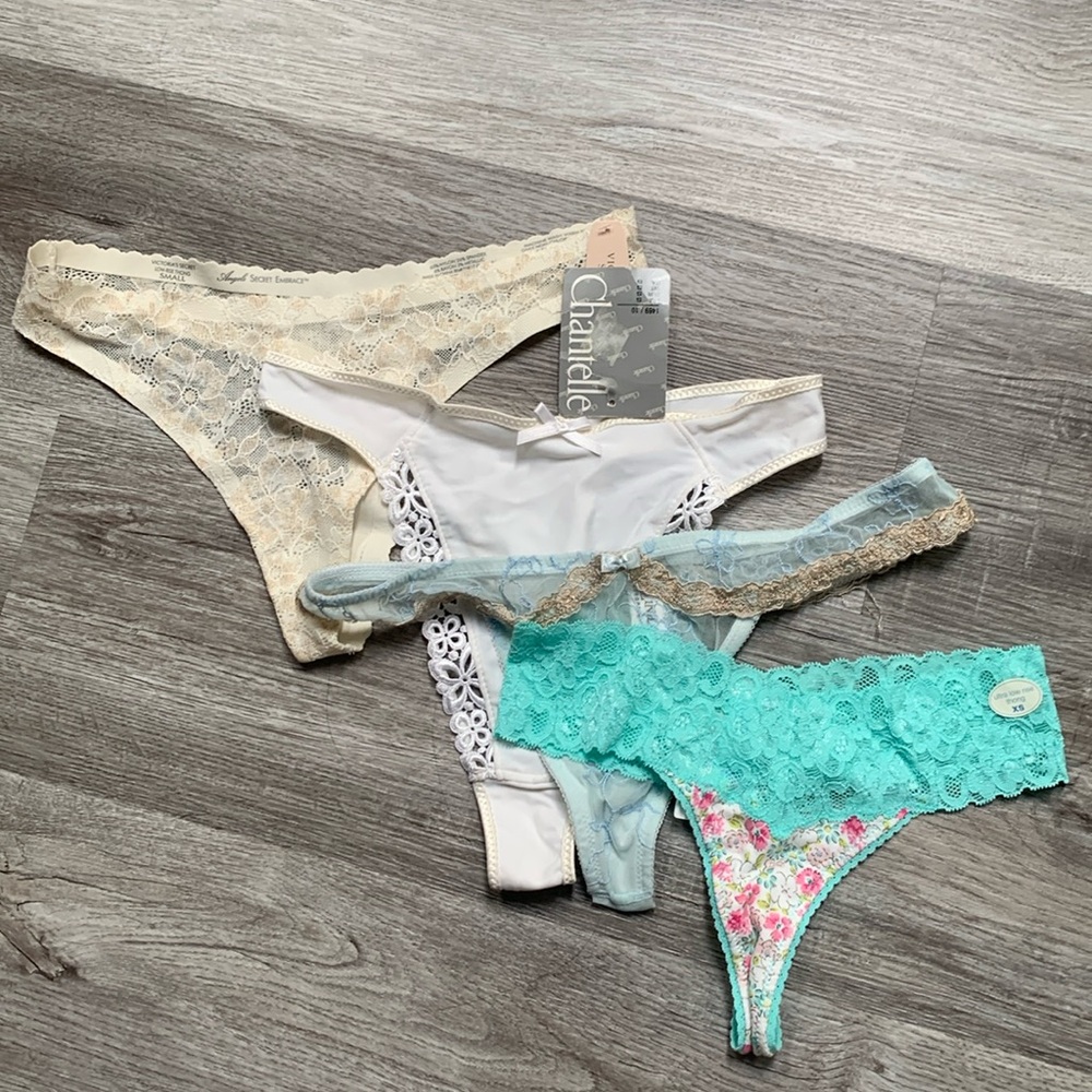 Set of 4 thongs NEW, Never worn